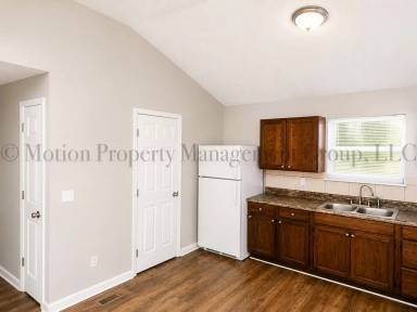 Main picture of 1816 S Holly St