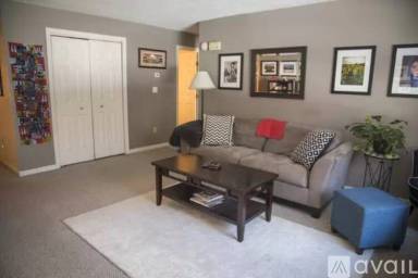 Main picture of Springbrook Cir