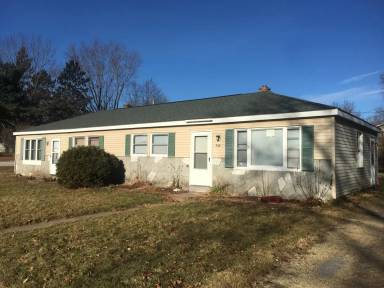 Main picture of 704 E Division St