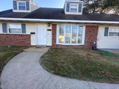 Main picture of 2720 Early St