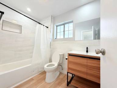 Main picture of 1080 Orange Ave
