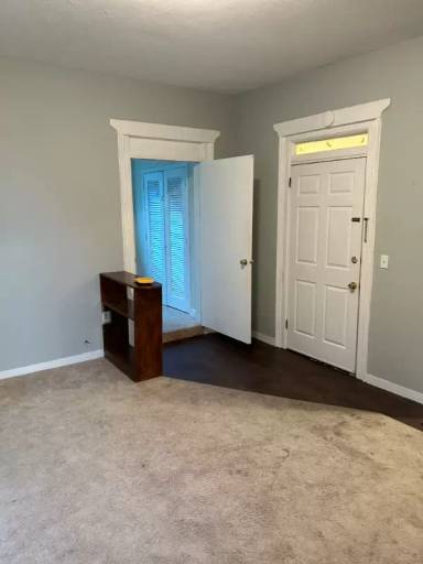 Main picture of 331 W 5 St
