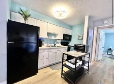 Main picture of Woodside Village Condominium