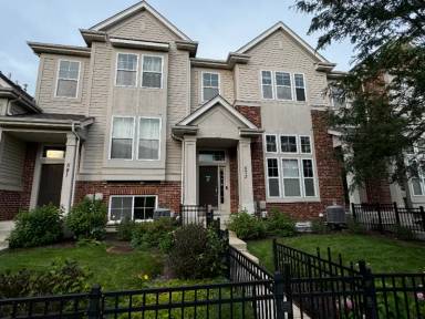 Main picture of 573 Plaza Pl