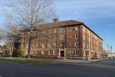 Main picture of 2142 Jefferson St