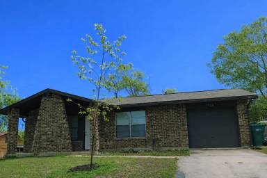 Main picture of 7526 Valley Oak St