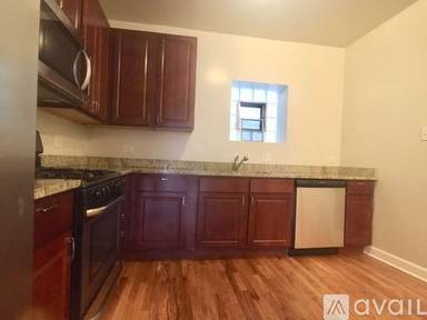 Main picture of 7434 N Artesian Ave