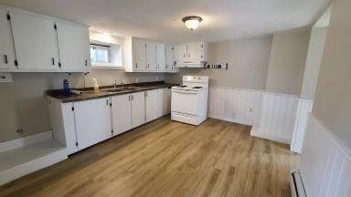 Main picture of 72 N Main St