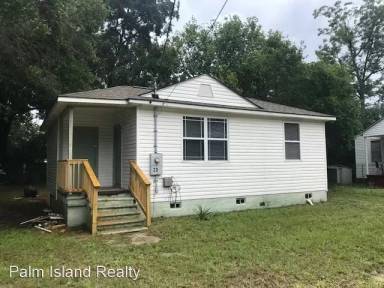 Main picture of 20 E Carver Dr