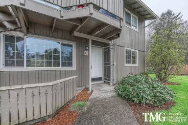 Main picture of 10809 NE 48th Cir