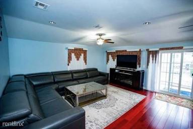 Main picture of 12406 Sutter Ave