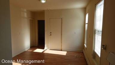 Main picture of 4 Button St