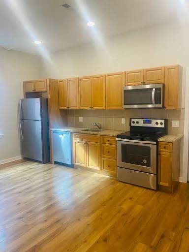 Main picture of 1827 W Diamond St