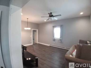 Main picture of 30 W Stewart St