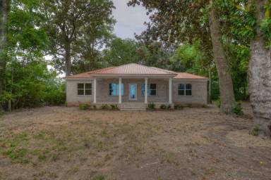 Main picture of 7361 Bay Rd