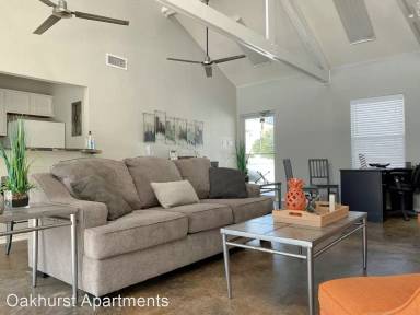 Main picture of 206 Oakhurst Blvd