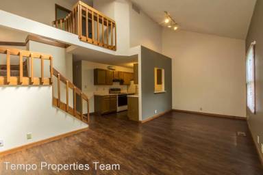 Main picture of 1802 E Maxwell Ln