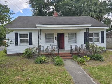 Main picture of 329 E 63rd St