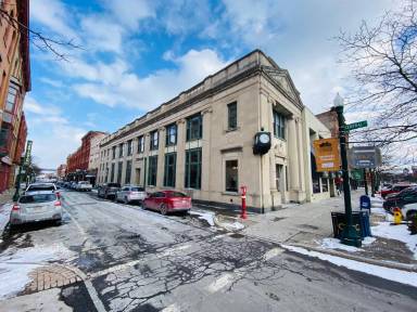 Main picture of 1 Main St