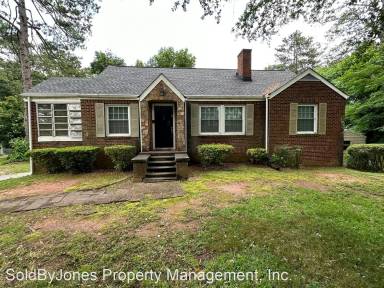 Main picture of 132 Senoia Rd