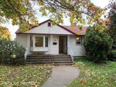 Main picture of 3703 W Rockwell Ave