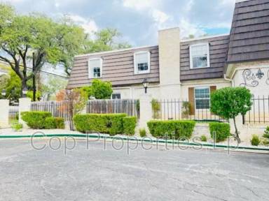 Main picture of 8030 Broadway