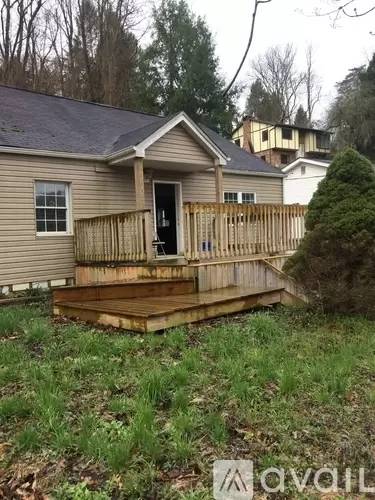 Main picture of 207 Ferndale Dr