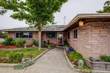 Main picture of 5524 W Randolph Dr