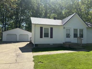 Main picture of 545 Roselawn Dr