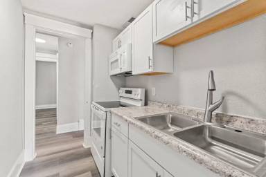 Main picture of 621 E Main St