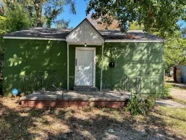 Main picture of 2775 Iroquois St