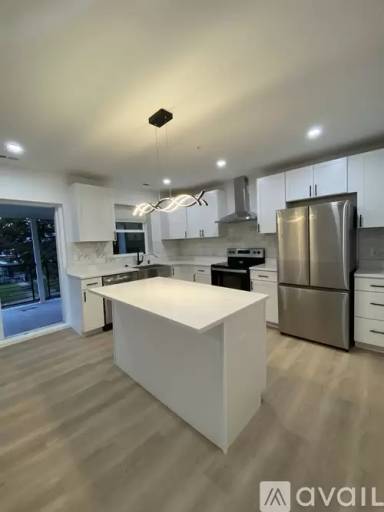Main picture of 36 Hawaii Ave NE