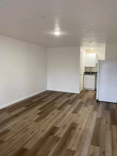 Main picture of 345 E Oregon Ave Apartments