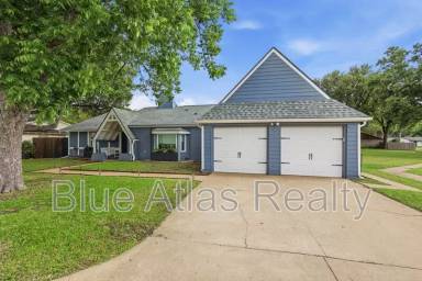 Main picture of 15625 Terrace Lawn Cir