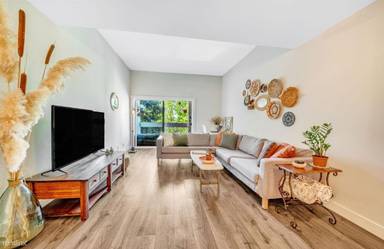 Main picture of 288 Whitmore St