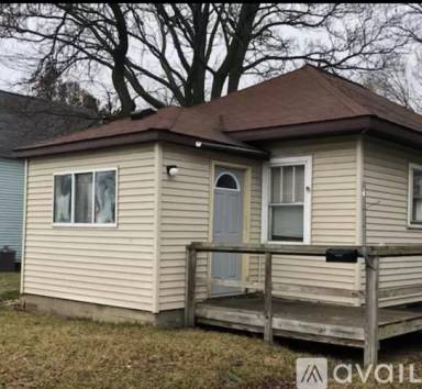 Main picture of 915 E Huron Ave