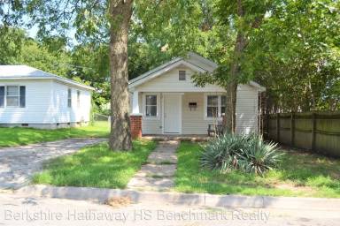 Main picture of 309 N Roosevelt Ave