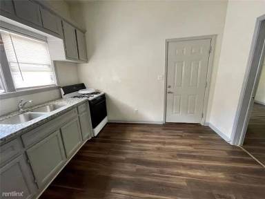 Main picture of 7427 Avenue I