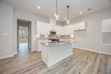 Main picture of 6110 De Campo St
