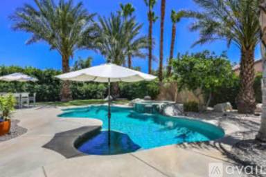 Main picture of 48815 Pear St