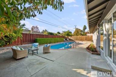 Main picture of 1045 Gloucester Ct
