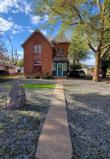 Main picture of 2375 E Main St