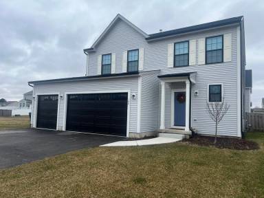 Main picture of 100 W Crabapple Ave
