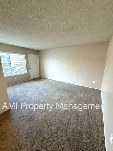 Main picture of 4547 Utah St