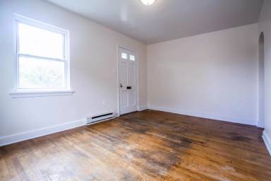 Main picture of 1015 S Raleigh St