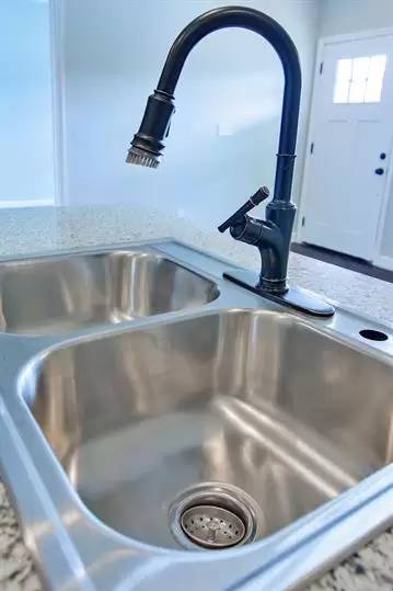 Main picture of 17 Michigan Ln