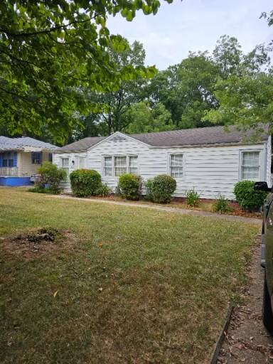 Main picture of 2450 Spring Garden Dr SW