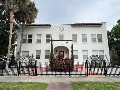Main picture of 4211 W North a St