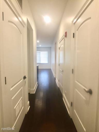Main picture of 2500 Green Bay Rd