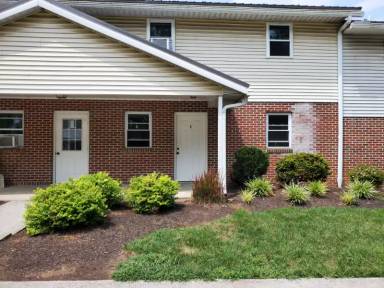 Main picture of 861 Buchanan Trl E